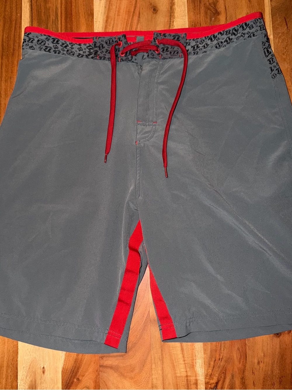 Men's Jet Pilot board shorts Gray with Red Accents y2k size 34.      #520